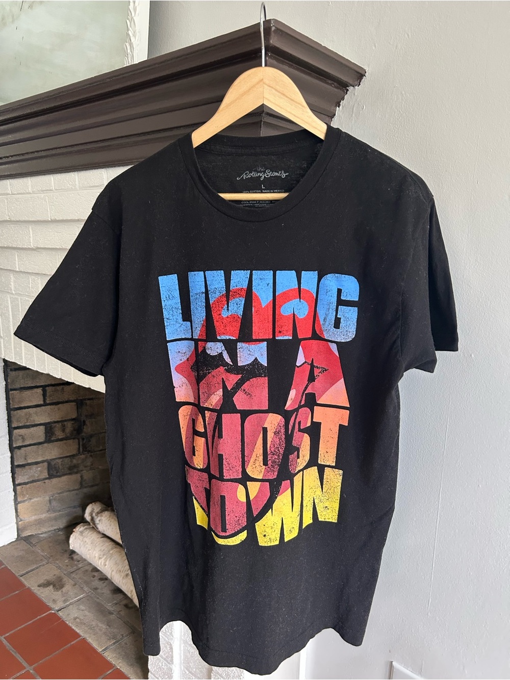 the Rolling Stones Black 'Living Ghost Town' Gradient Logo Tee